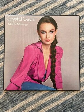3/$25 Crystal Gayle "Miss the Mississippi" Album 1979 NM